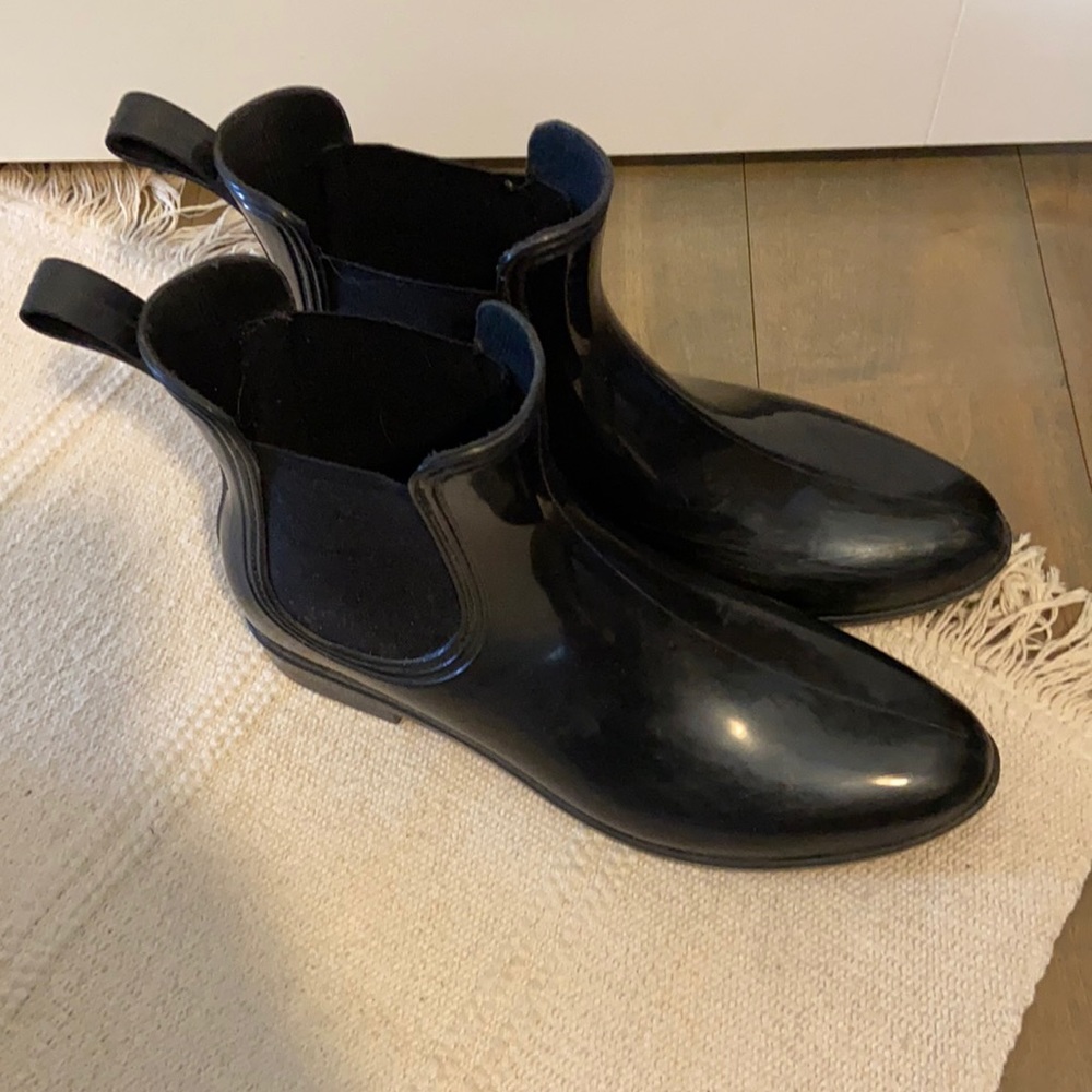 Black Chelsea Rainboots